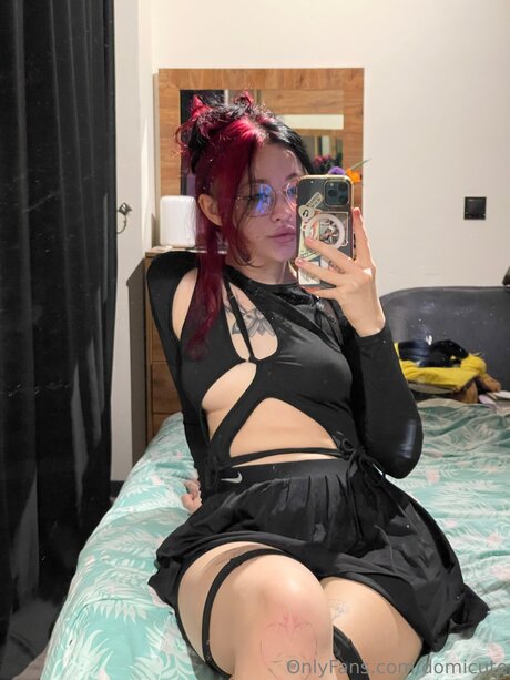 Domicute hot actress photo