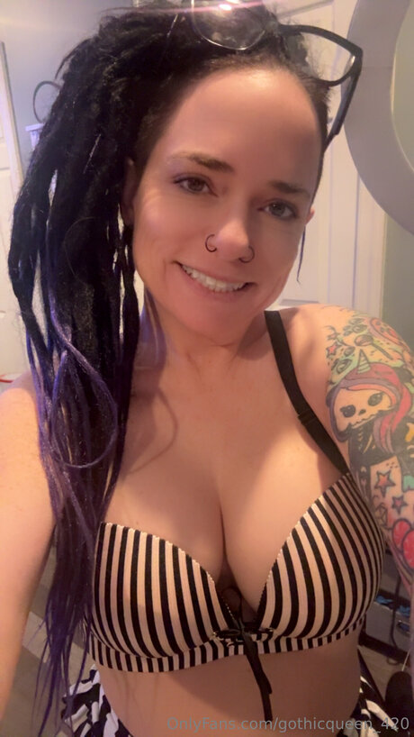 Gothicqueen 420 best model pics