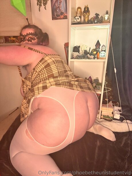 Phoebesoffice sex model photos