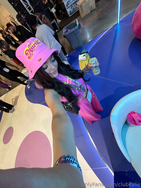 Clubkylie pornstar hot images