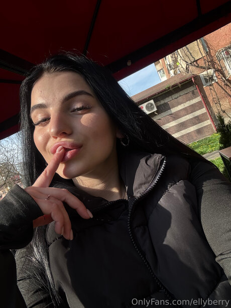 Ellyberry star exclusive img