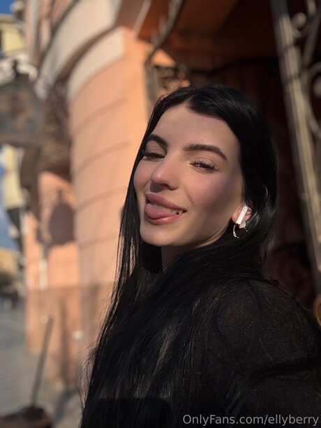 Ellyberry naked model archive