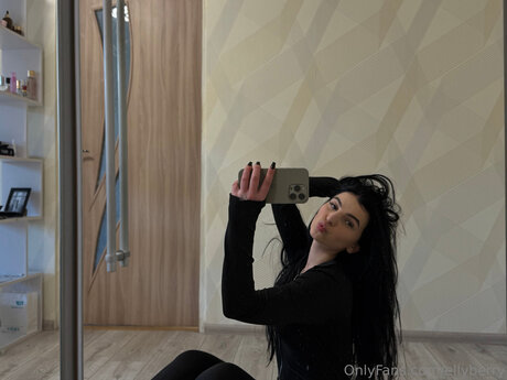 Ellyberry top star pic