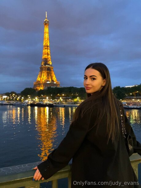 lesbian fingering onlyfans pornos photo