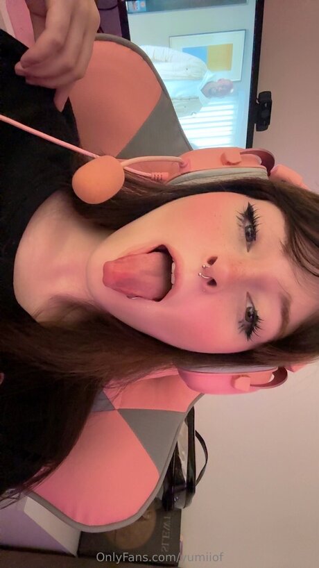 Yumiiof model naked galleries