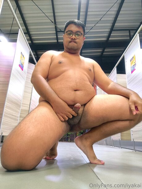 Iyakai model naked img