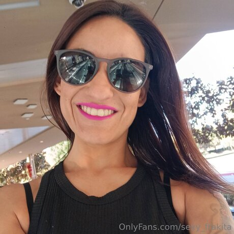 Sexy Frakita star exclusive images