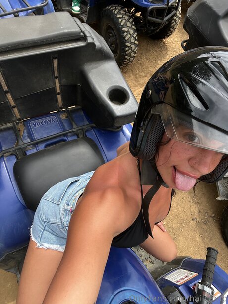 Hail Fitgirl pornstar erotic archive