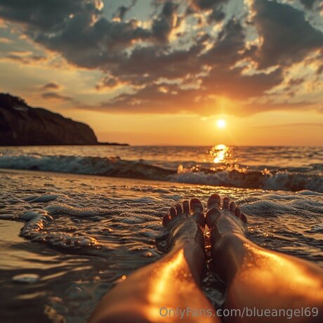 blonde muscle onlyfans naked photos