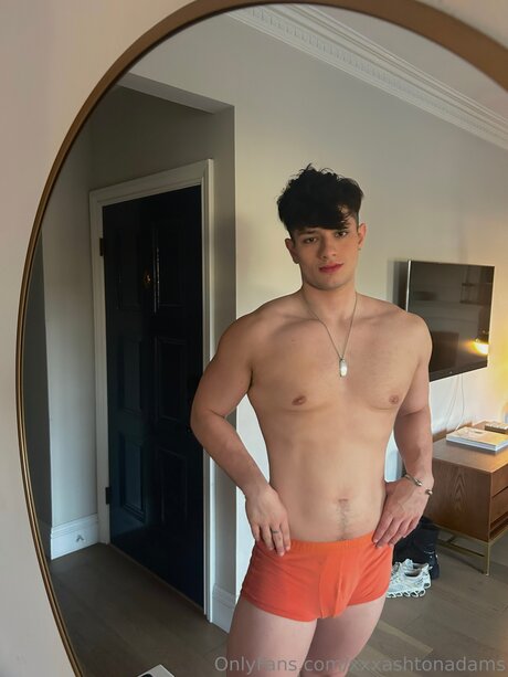 Ashtonadamsx sexy actress pics