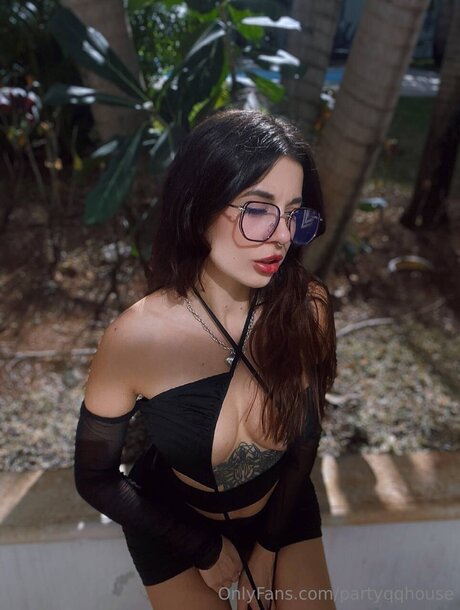 Partyqqhouse star best pictures