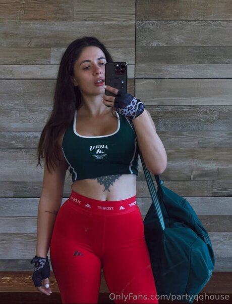 Partyqqhouse star art pics