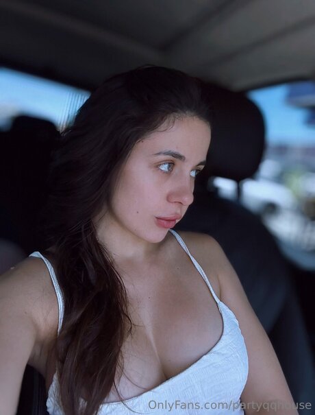 Partyqqhouse star high quality image