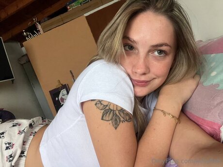 Kellyfish model nudes photos