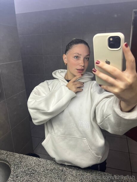 Kellyfish perfect pornstar image