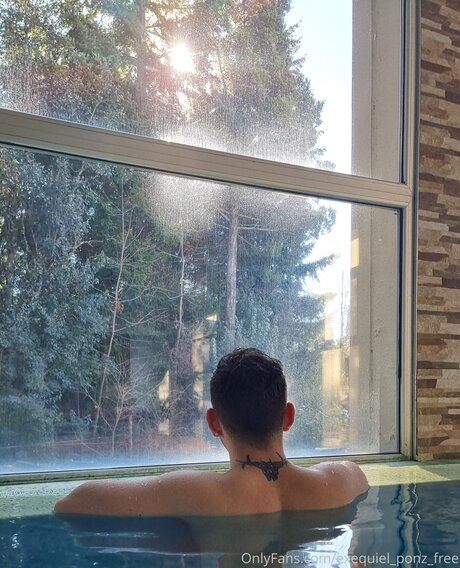 Exequiel Ponz Free naked model images