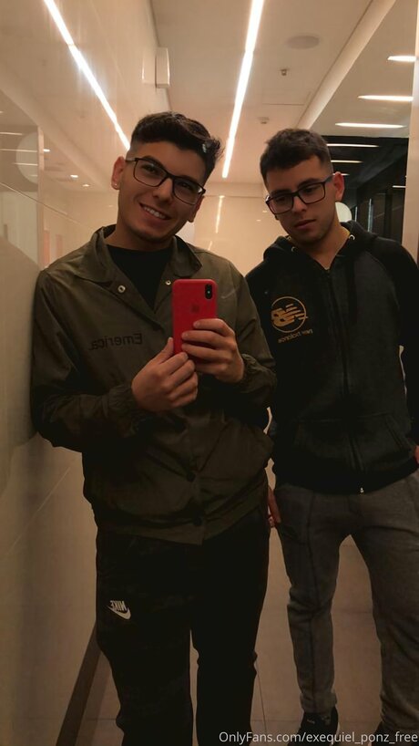 Exequiel Ponz Free model nice pics