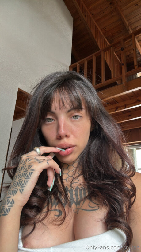 Juliagameusee model naked gallery