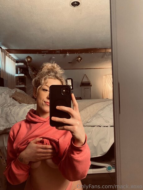 Mack Xoxo star perfect image