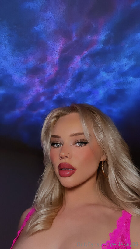 Xo Ellie nudes model img