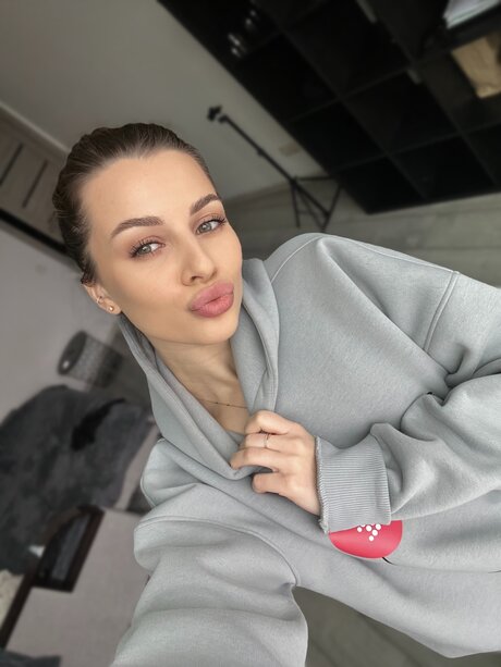 Cutie Karina pornstar sexy images