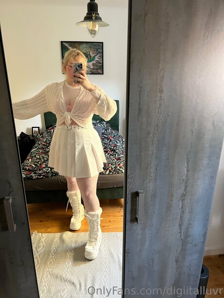 Urfavegirluwu star sex picture