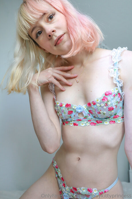 Angelhaloheart exclusive actress photo