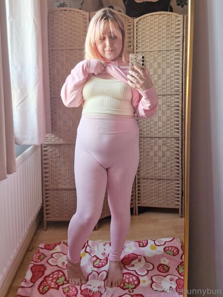 Charlottebunnybun free actress img