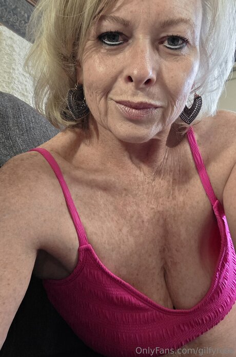 Gilfyrose erotic pornstar pics