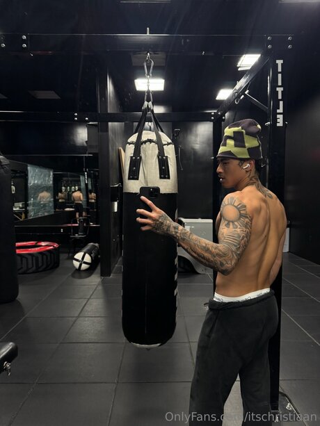 Itschristiaan model naked archive