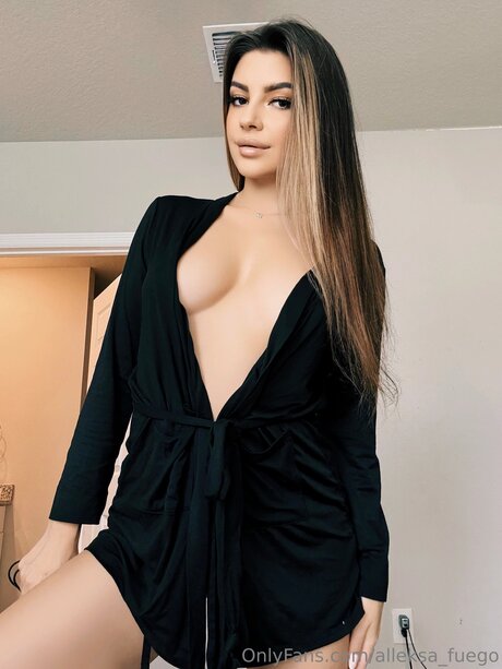 Alleksa Fuego beautiful model pic