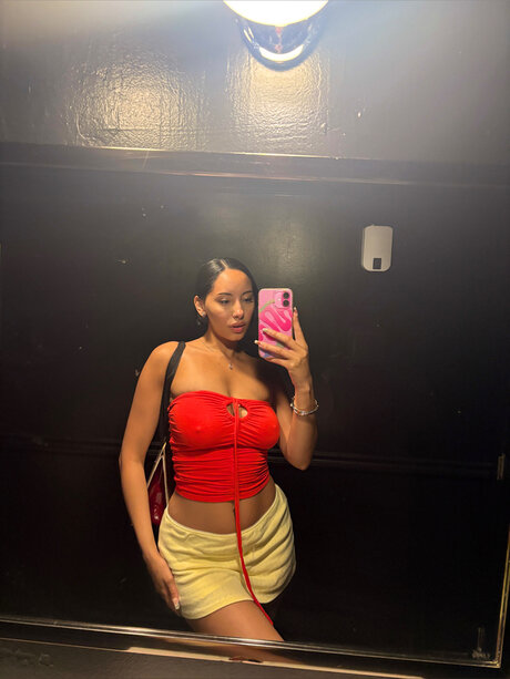 Bustynikki star sexy galleries