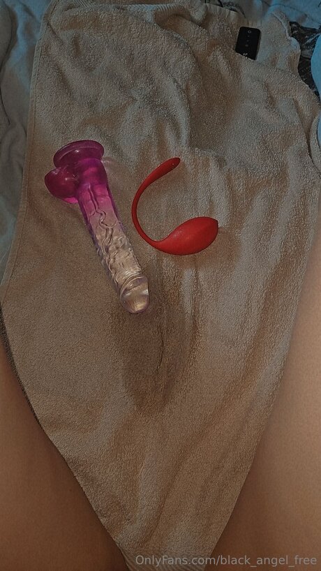 Black Angel Free beautiful model img