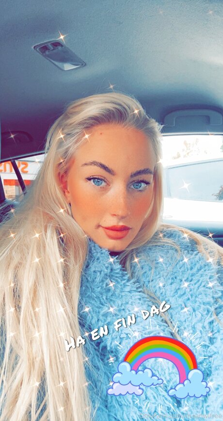 Maanwifree porn model images