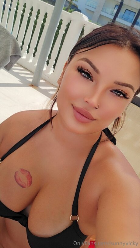 Sunnyvicky adult actress image