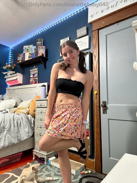 Brunettebaby040 star art image