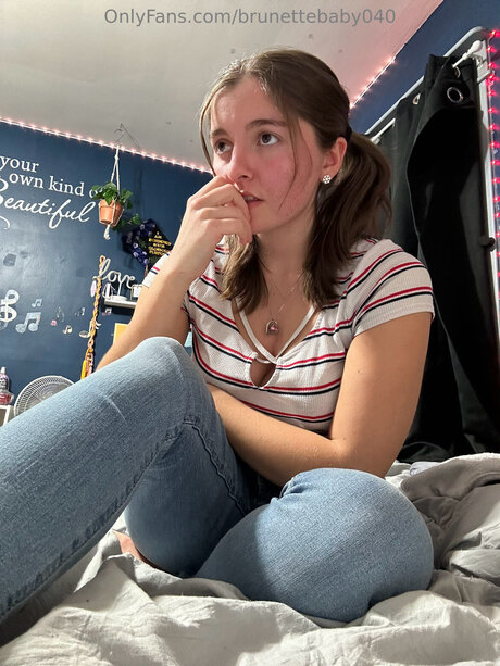 Brunettebaby040 model naked galleries