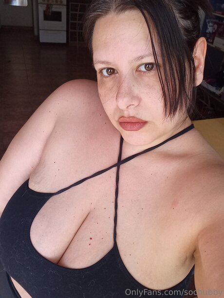 Sochubby erotic model pic