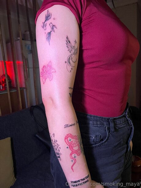 Smoking Maya star hot gallery