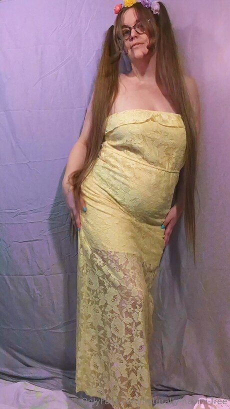 Naturally Naomi Free star nude gallery