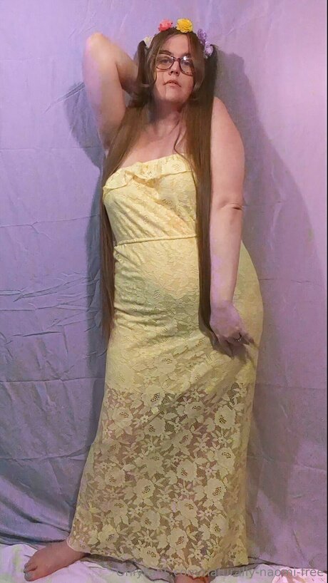 Naturally Naomi Free pornstar erotic image