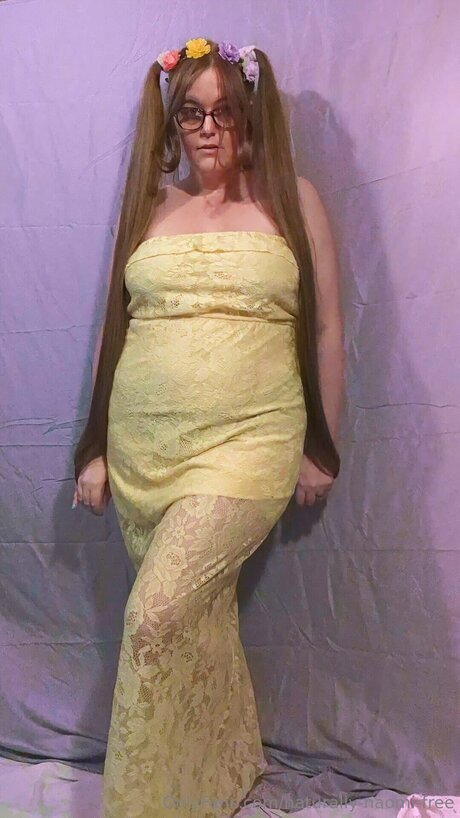 Naturally Naomi Free naked star photo