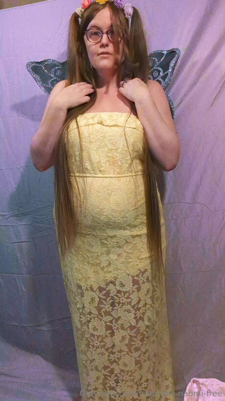 Naturally Naomi Free nude actress photos