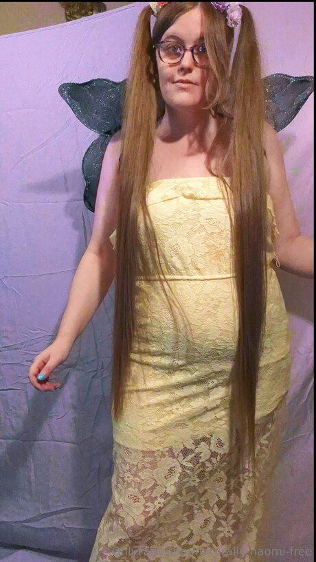 Naturally Naomi Free free model pictures