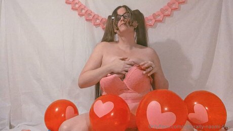 Naturally Naomi Free high quality pornstar img
