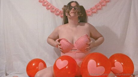 Naturally Naomi Free hot pornstar pictures