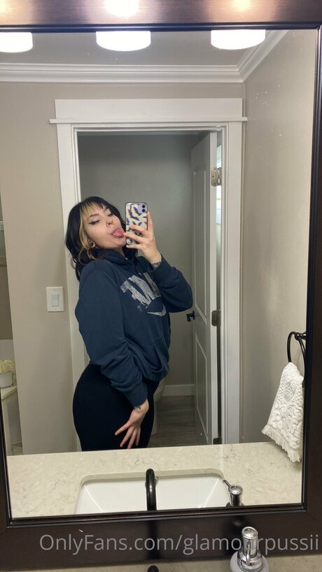 Glamourpussii star hd pics
