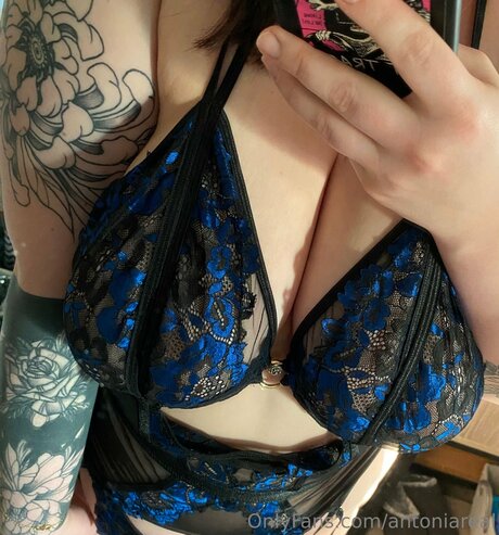 Anabellereal model erotic picture