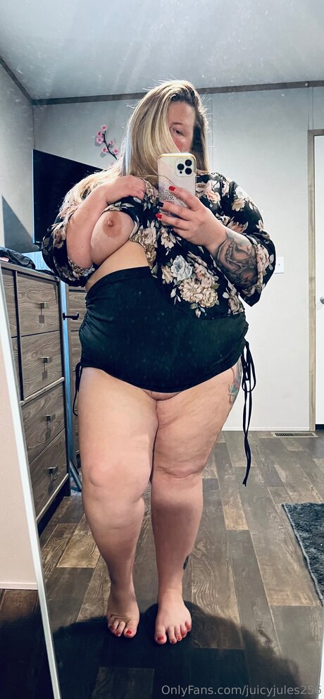 curvy nude onlyfans sex photo