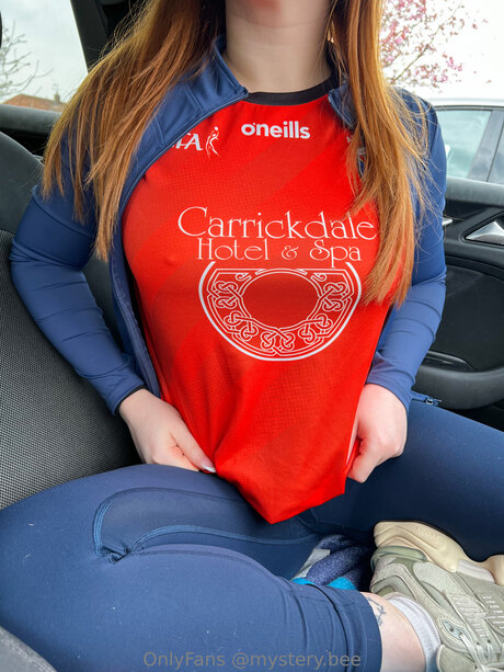 Mystery Bee pornstar nude pictures